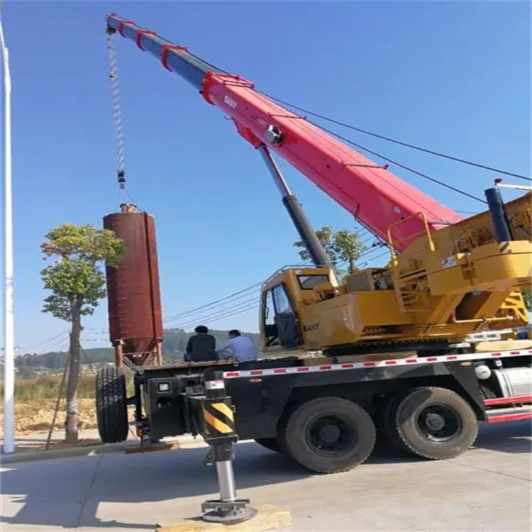 新泰专业吊车租赁多少钱