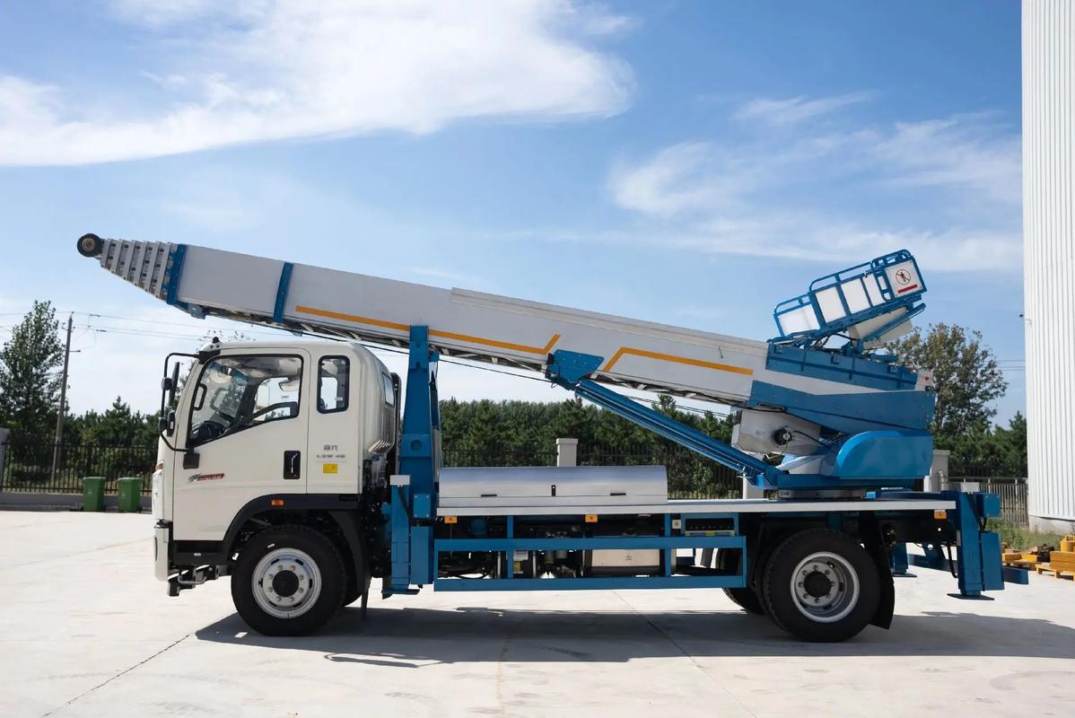 新泰云梯上料车租赁费用